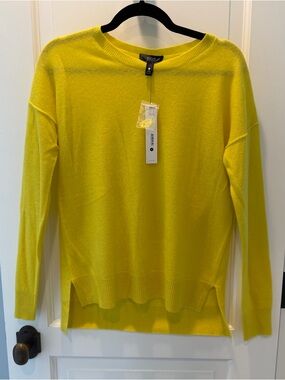 NWT Aqua cashmere sweater size M